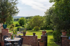 Idyllic 2- Bedroom barn with amazing views